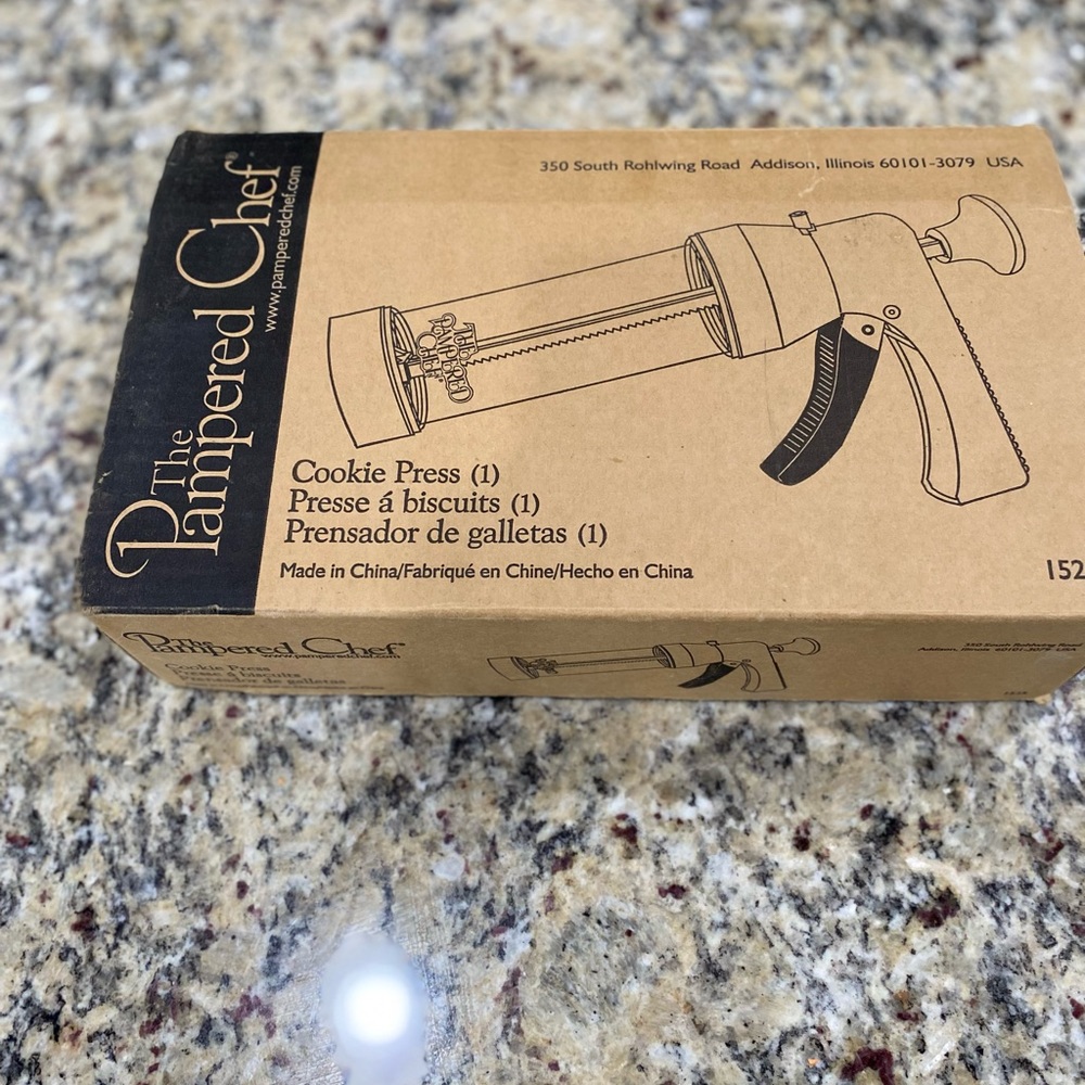 Pampered chef cookie press